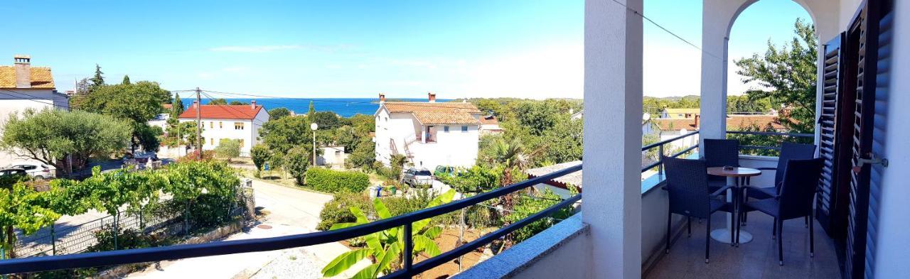 Apartment Sea View Ровинь Экстерьер фото