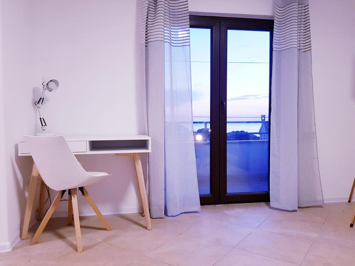 Apartment Sea View Ровинь Экстерьер фото